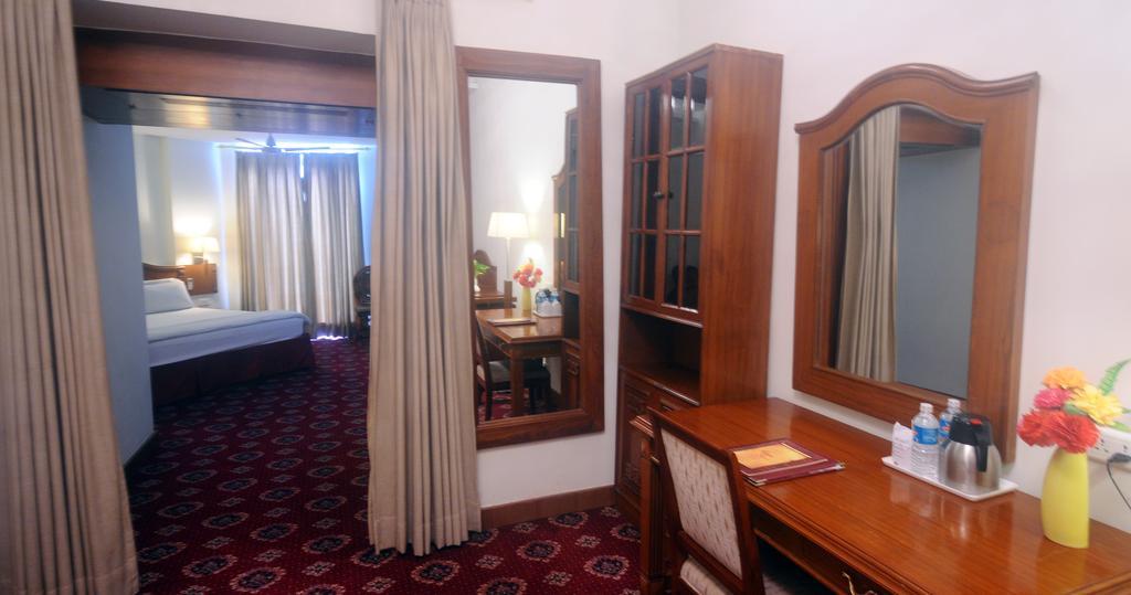 Hotel Jaipur Palace Rum bild